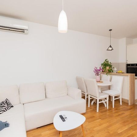 Lux City Apartment With Parking Podgorica Exterior foto